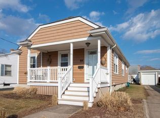 99 Woodside Ave, Pawtucket, RI 02861