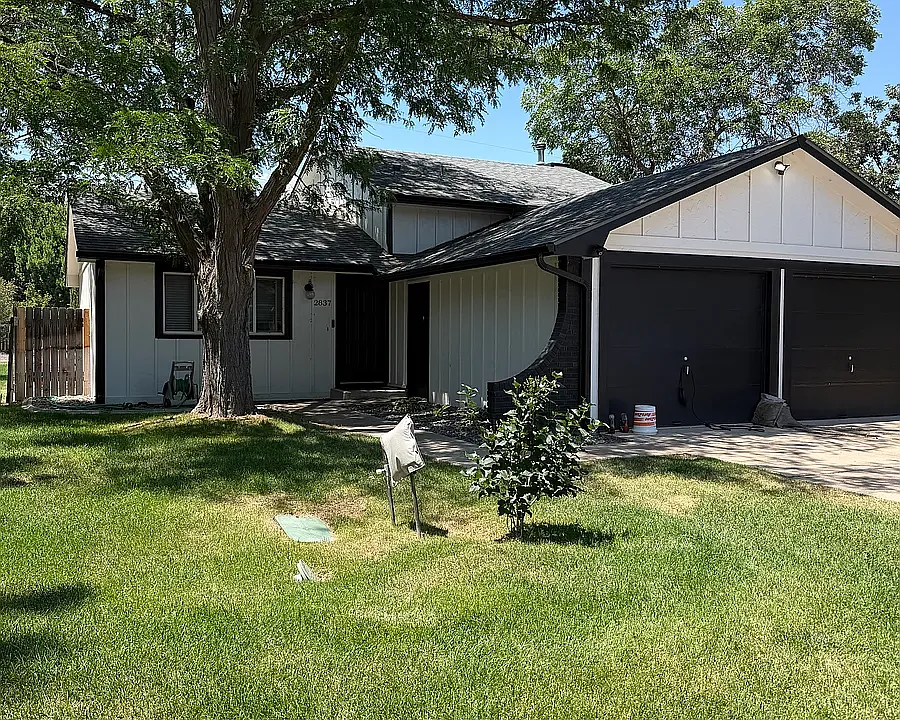 2837 Adobe Dr