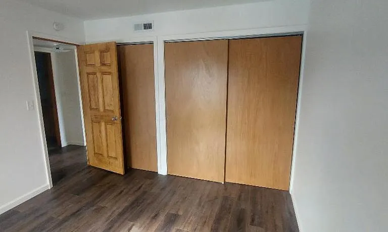 202 S Paw Paw St #10 — Photo 3