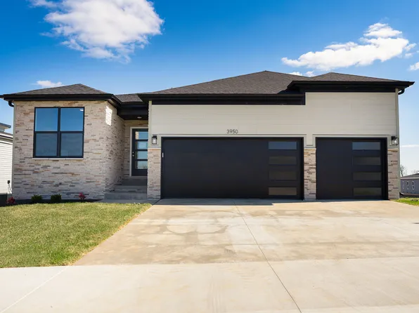 3927 E Fieldcrest Court, Brookline, MO 65619