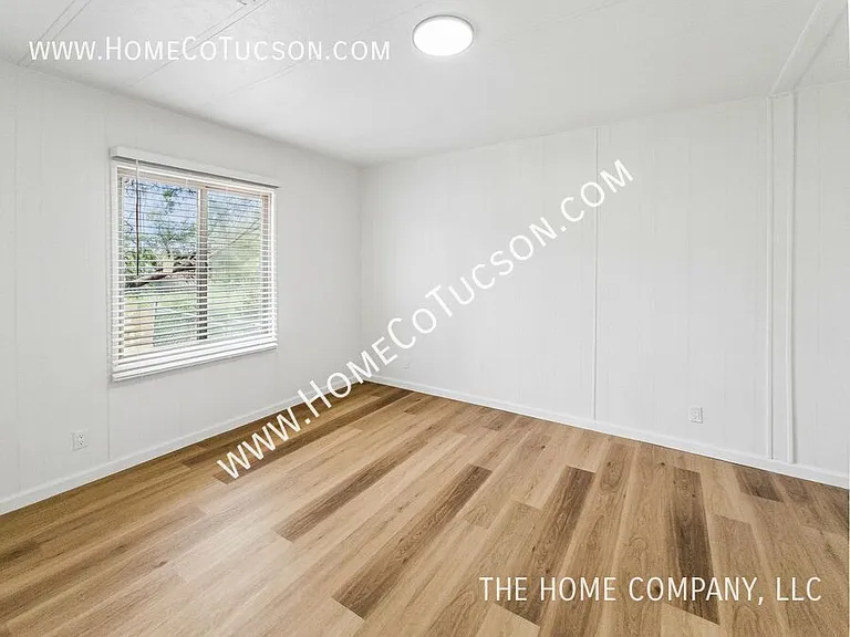 2534 N Calle Segundo — Photo 18