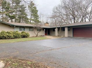 27570 N Chevy Chase Rd, Mundelein, IL 60060