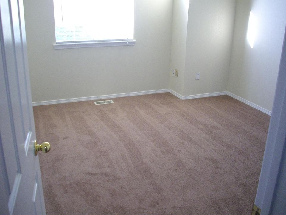 2nd image of 14150 W Comisky St