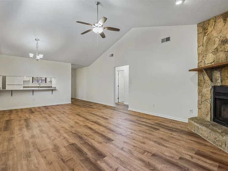 2556 Panther Creek Rd #B — Photo 9