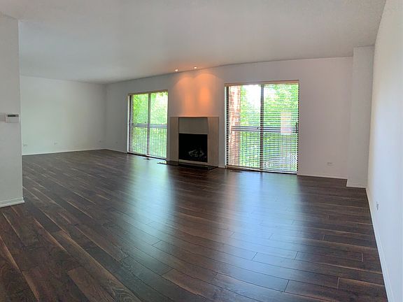 Living Room with fireplace