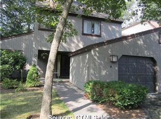 21 Sycamore Ln, Avon, CT 06001