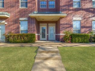 602 E Aquarium Pl #G, Jenks, OK 74037