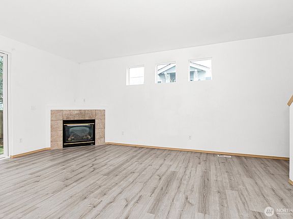 3rd image of 18532 100th Avenue E