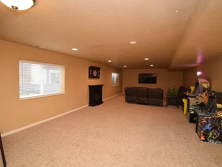 8225 S Summit Valley Dr — Photo 13