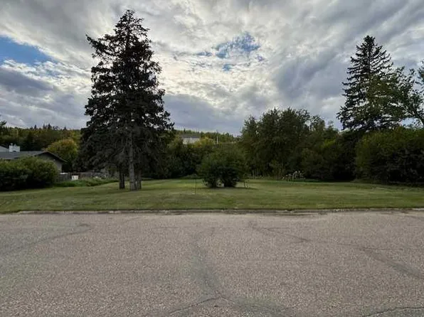 10702 90th St, Peace River, AB T8S 1Z4