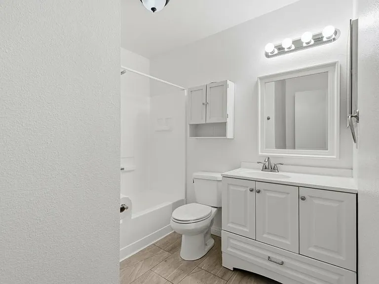 426 Cherry Ln #H — Photo 16