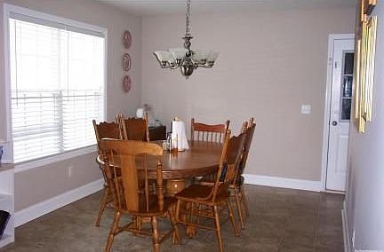 4th image of 602 Waverly Ln