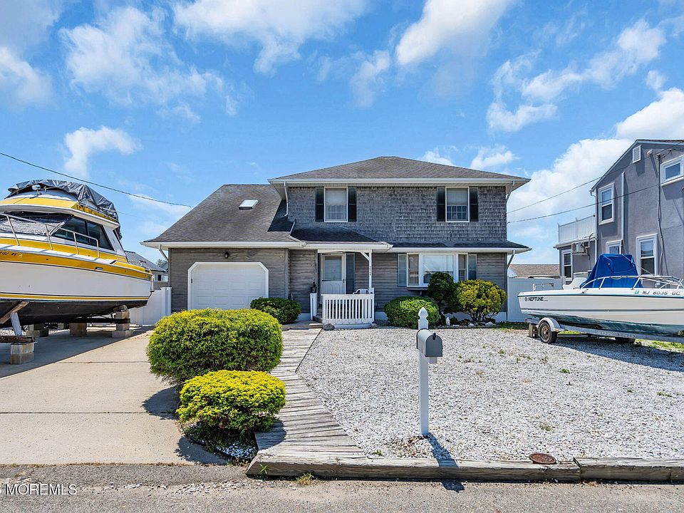 1st image of 212 Cypress Drive