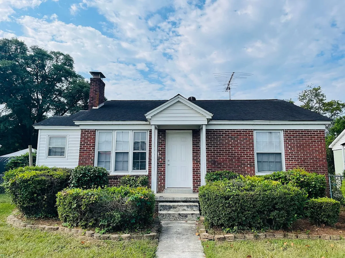 Building Photo - 1220 Hamrick St