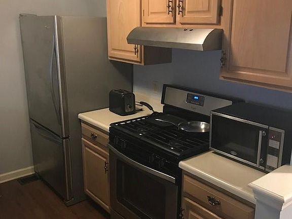 4th image of 923 Sturbridge Dr