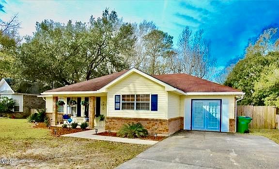 2nd image of 2625 Beachview Dr