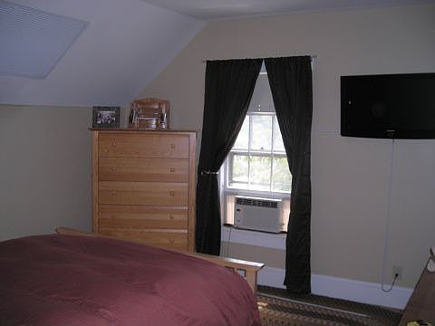 3rd image of 86 East Broadway