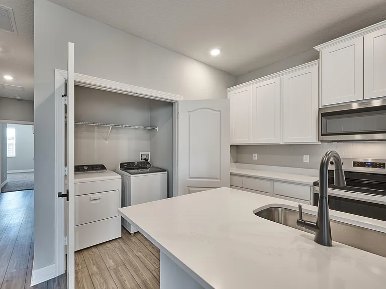 1810 Celebration Dr — Photo 33