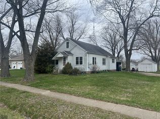 400 W Elm St, Teutopolis, IL 62467