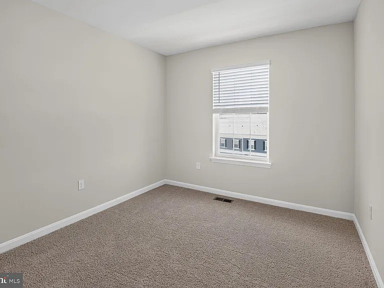 29 Merion Ave — Photo 11