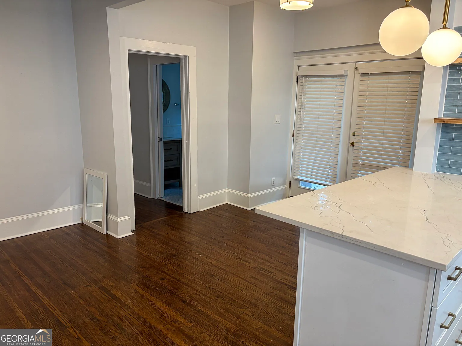 3 bed, 2.0 bath, 2500 sqft, $5,450 — Photo 4