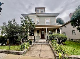81 Playstead Rd, Medford, MA