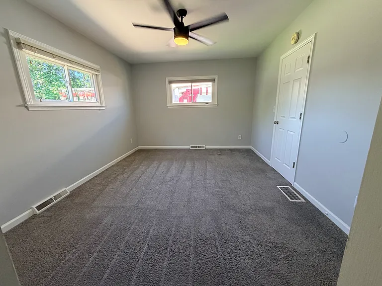 4912 Laurel Ave — Photo 10