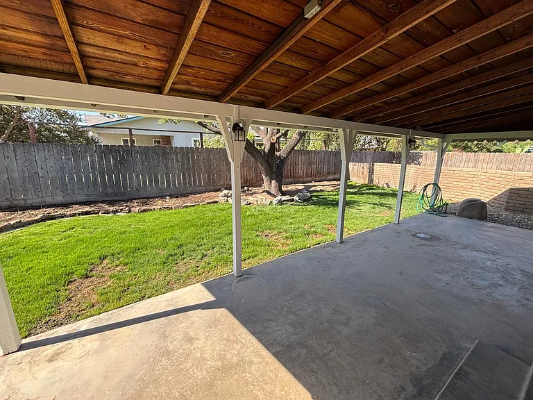 1903 W Fountain Way — Photo 15