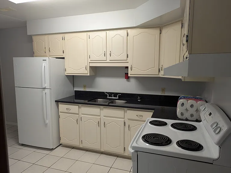 62 Talbot St #5 — Photo 3