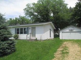 207 Lincoln Ave, Delmar, IA 52037