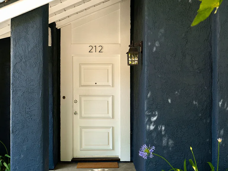 212 Oriole St — Photo 4