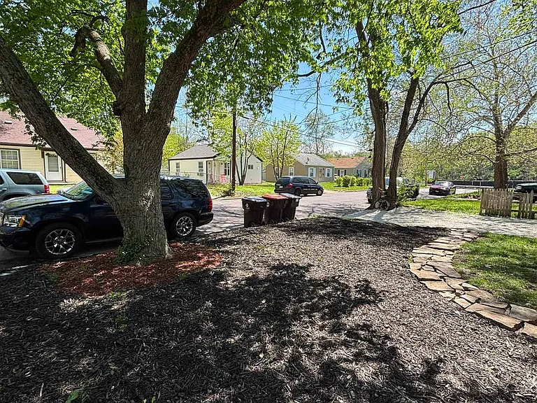 1703 N Valley Ave — Photo 5