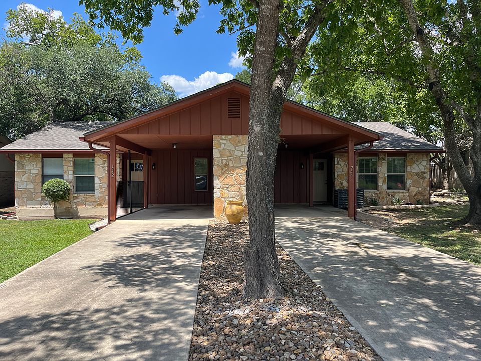 1st image of 744 Rosewood Ave #744
