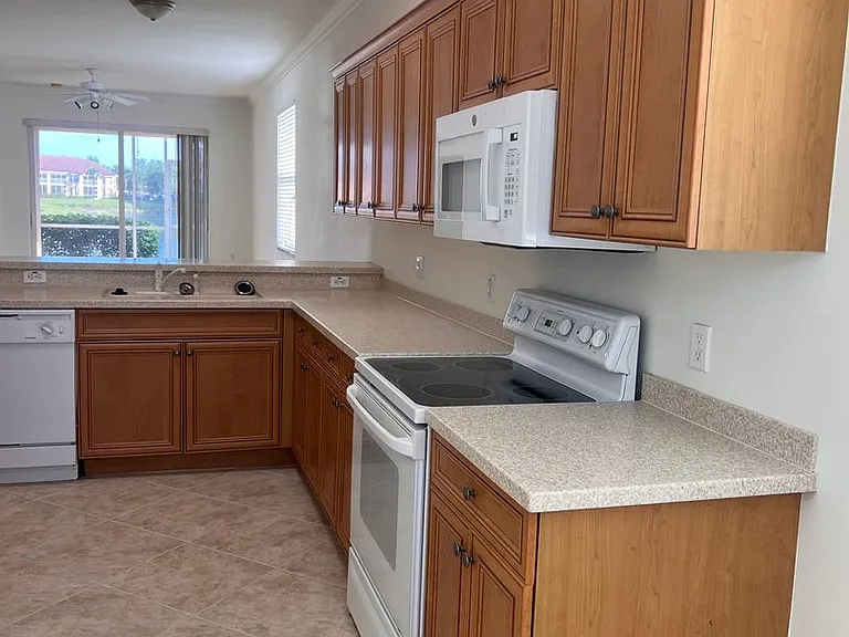 8470 Kingbird Loop #1020 — Photo 6