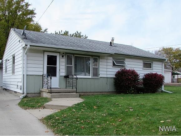 1st image of 2817 Clark St
