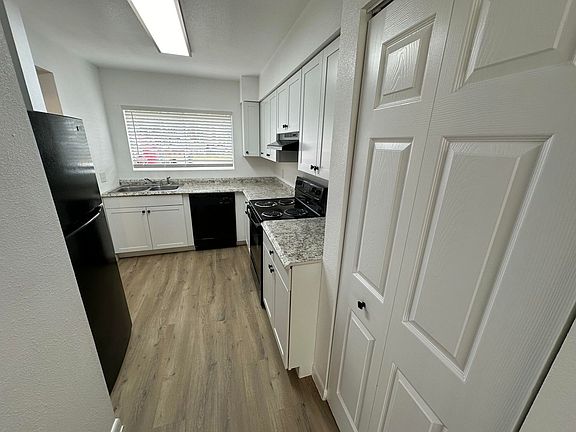 5th image of 3803 Khayyam Ave