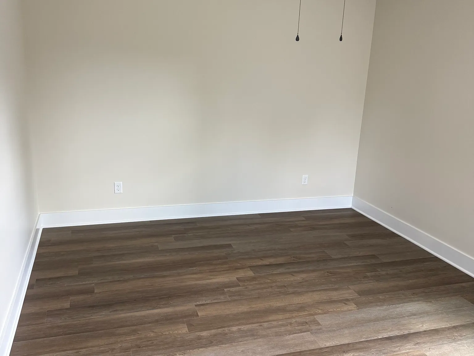 3 bed, 1000 sqft, $1,275 — Photo 2