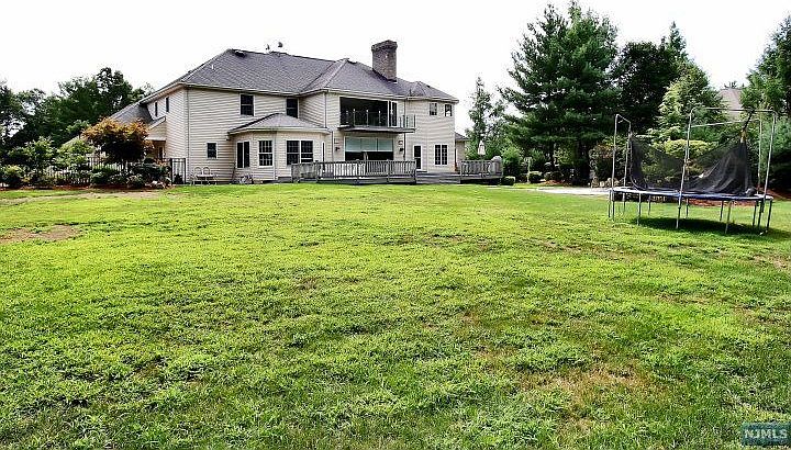 2nd image of 1 Buckingham Pl