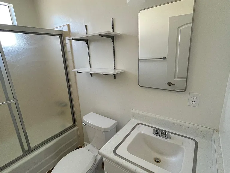 70 N Meridith Ave #6 — Photo 11