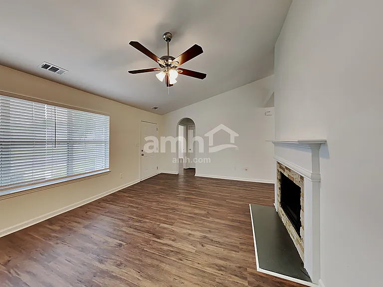 602 Fairgreen Trl — Photo 8