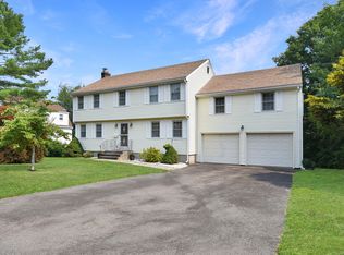 345 Hang Dog Ln, Wethersfield, CT 06109