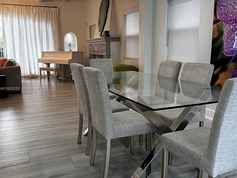 3470 Sheridan Ave — Photo 13