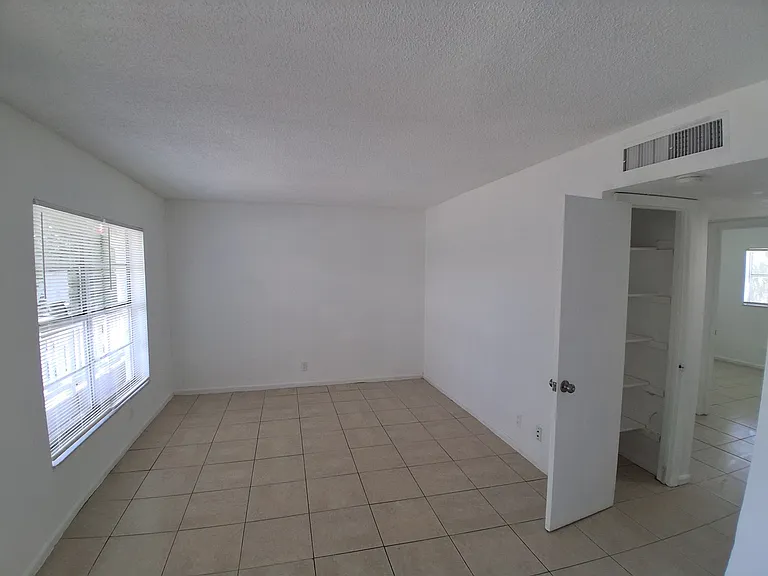 401 SW 13th Pl #715 — Photo 7