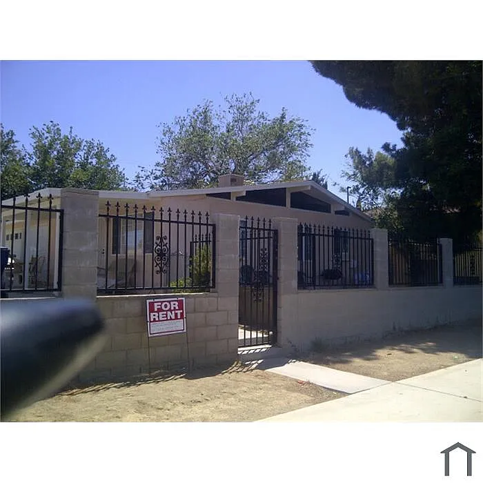 Building Photo - 142 E Avenue Q7