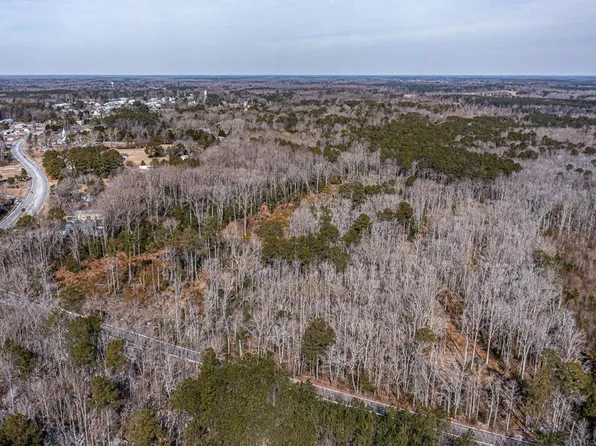 22 Boys Camp Rd, Kilmarnock, VA 22482