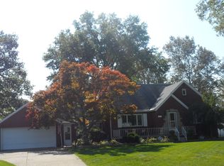 2960 Starr Ave, Oregon, OH 43616