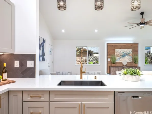 94-256 Kikalake Pl, Mililani, HI 96789