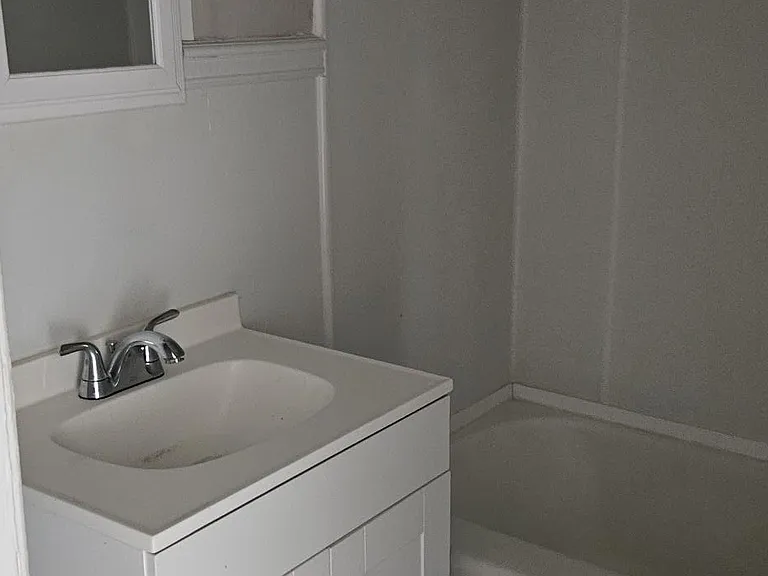 814 Sunset Ave #4 — Photo 2