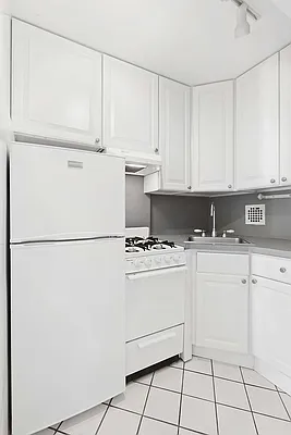 Rented by Compass | media 19