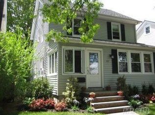 143 Ingraham Ln, New Hyde Park, NY 11040